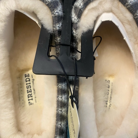 Women's Fireside by Dearfoams Greta Genuine Shearling Clog With Taping
Size-8 - Picture 6 of 7